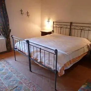  Alloggio per agriturismo Castello Di Tavolese Italia